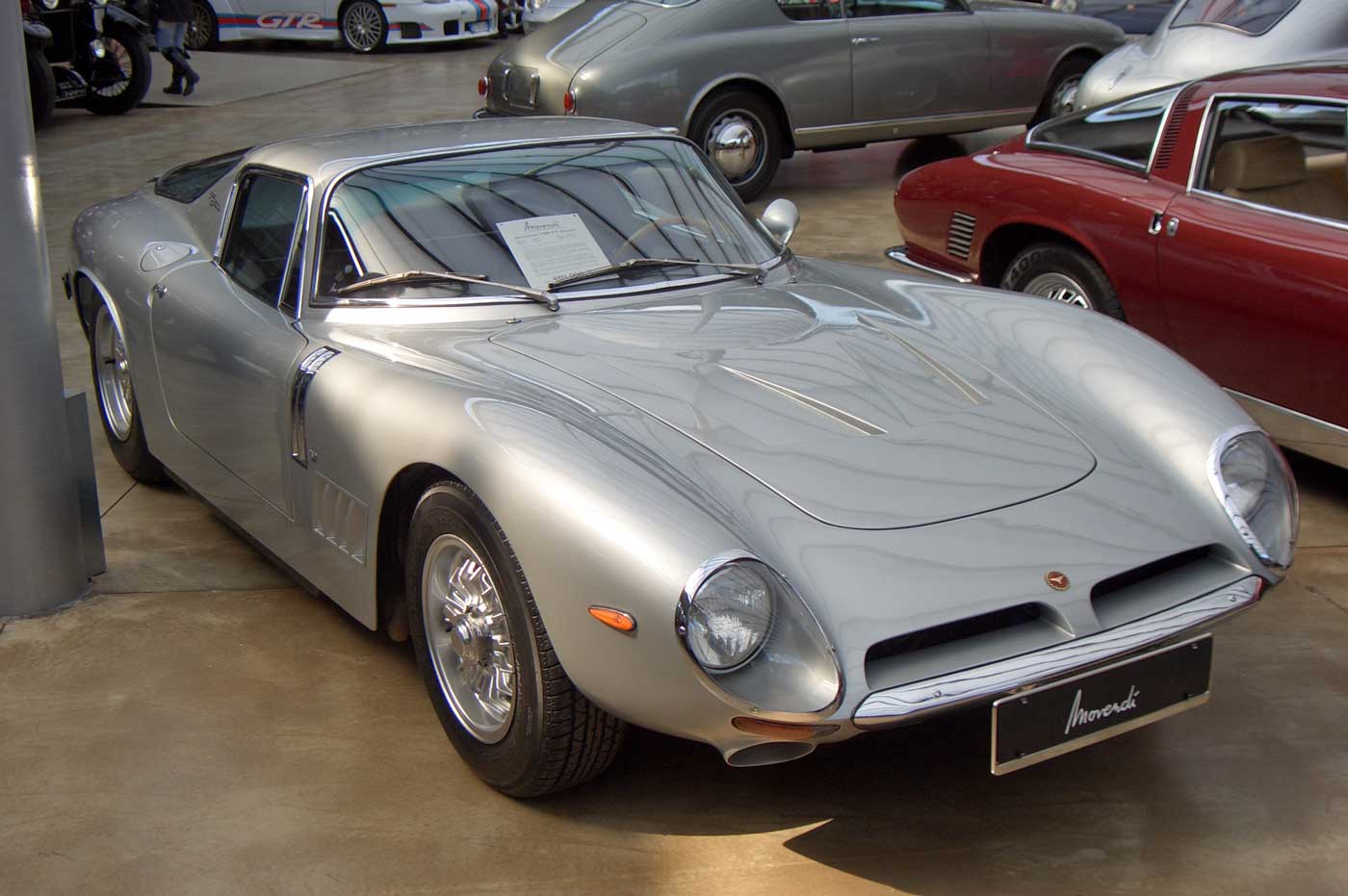 Bizzarrini_5300GT_Strada_000_000_1964-1968_1966_frontright_2012-04-01_A_ji