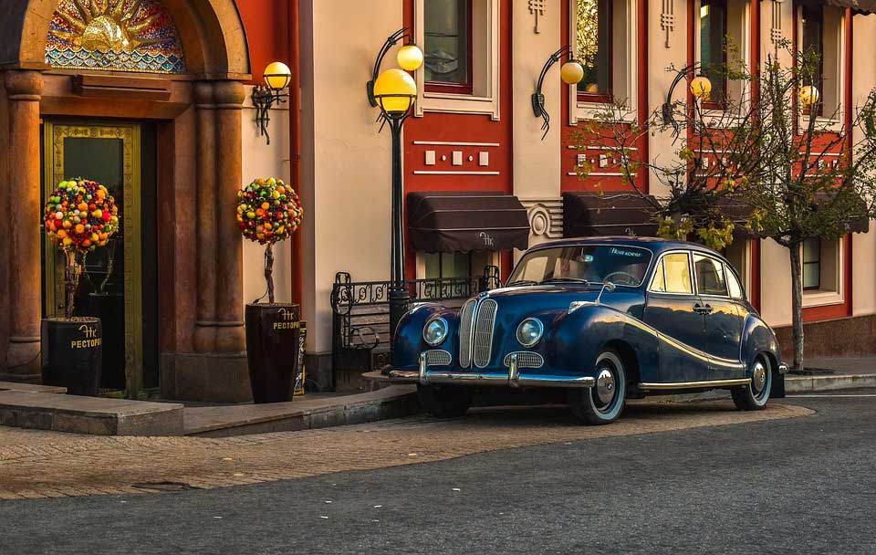 Retro-Classic-Car